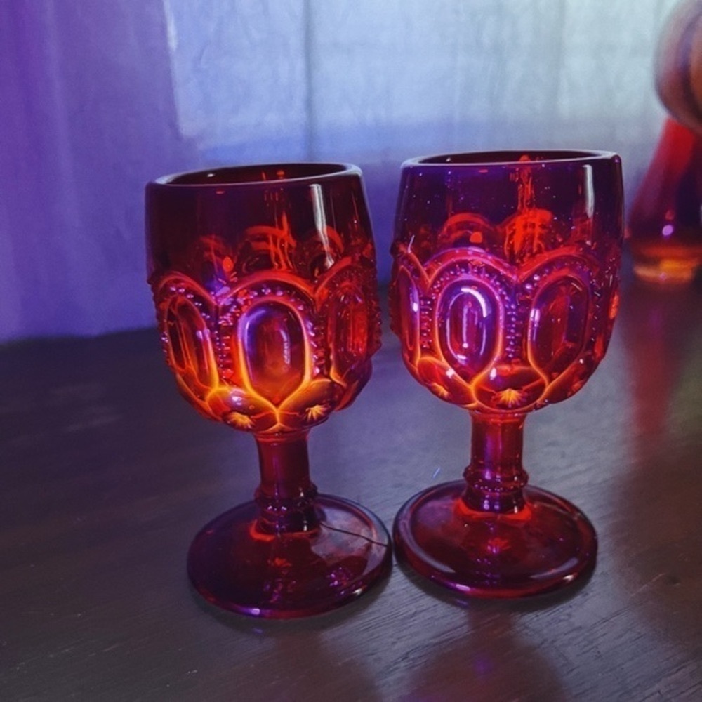 Vintage Moon and Star Ruby Cordials | L.G. Wright Glass Set of 2 | Retro Barware - Picture 3 of 4